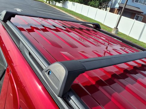 Used 2021 Ford Explorer XLT w/ Equipment Group 202A image 2