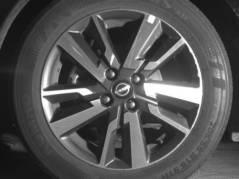 Used 2025 Nissan Versa SV FWD image 12