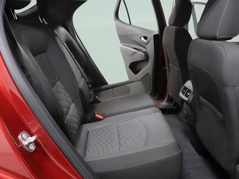 Used 2018 Chevrolet Equinox LT image 32