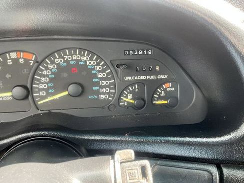 Used 1993 Chevrolet Camaro Z28 RWD image 10