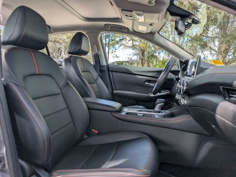 Used 2021 Nissan Sentra SR w/ SR Premium Package image 17