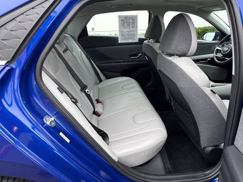 Used 2024 Hyundai Elantra Limited FWD image 10