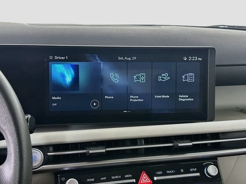 Used 2025 Hyundai Tucson SEL FWD image 19