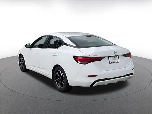 Used 2025 Nissan Sentra SV FWD image 8