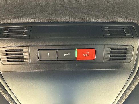 Used 2022 Volkswagen Tiguan SE R-Line image 23