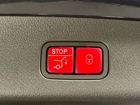 Used 2024 Mercedes-Benz GLC 43 AMG 4MATIC image 34