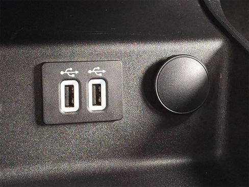 Used 2019 Ford Fusion Energi Titanium image 26