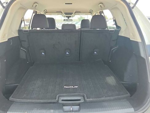 Used 2021 Nissan Rogue SV FWD image 26
