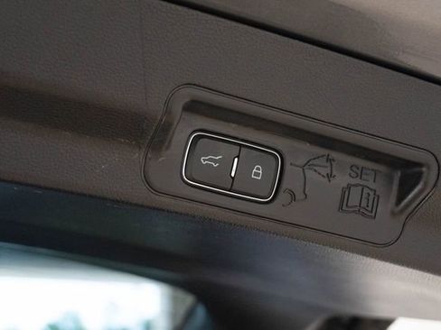 Used 2021 Ford Explorer XLT w/ Equipment Group 202A RWD image 15