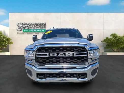 Used 2024 RAM 3500 Tradesman w/ Chrome Appearance Group AWD/4WD image 8