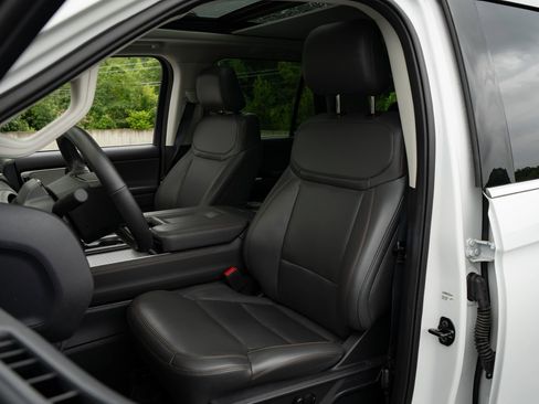 Used 2025 Ford Expedition Active AWD/4WD image 15