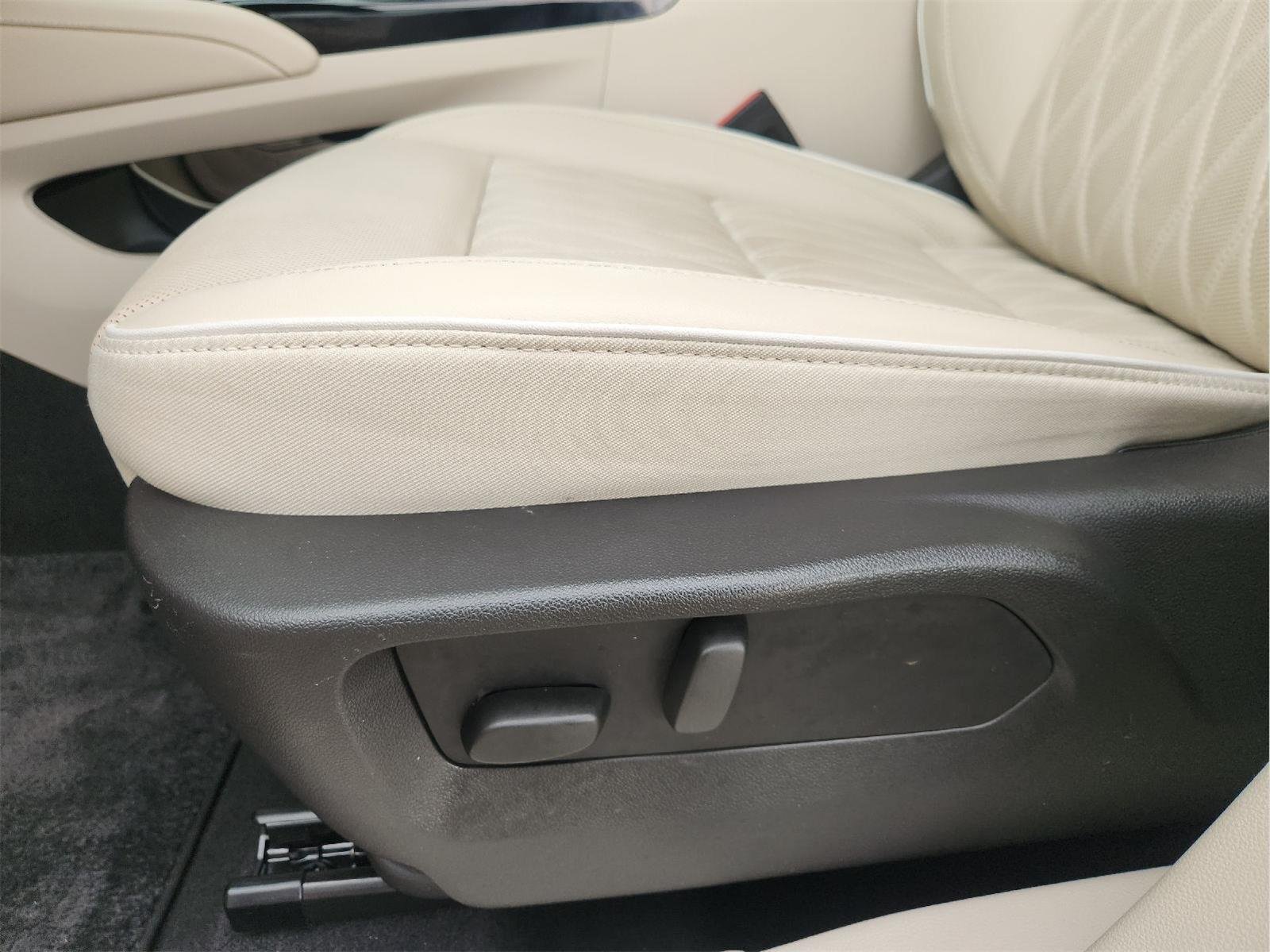 Used 2023 Buick Envision Avenir AWD/4WD image 24