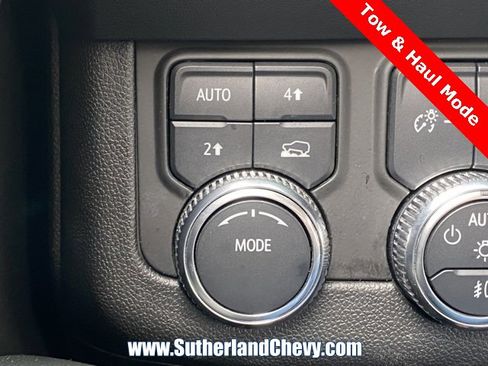 Used 2024 GMC Yukon XL SLE image 34