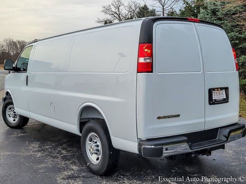 New 2025 Chevrolet Express 3500 Extended w/ Driver Convenience Package image 7