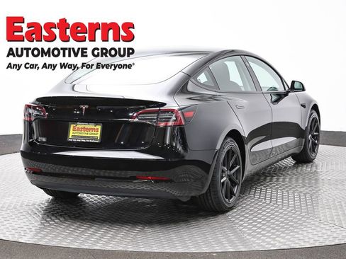 Used 2023 Tesla Model 3 Standard Range image 5