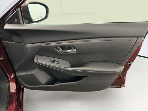 Used 2024 Nissan Sentra SV image 32