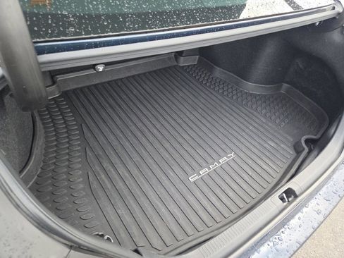 Used 2019 Toyota Camry XLE image 25