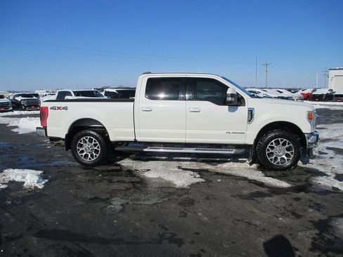 Used 2020 Ford F250 Lariat image 3
