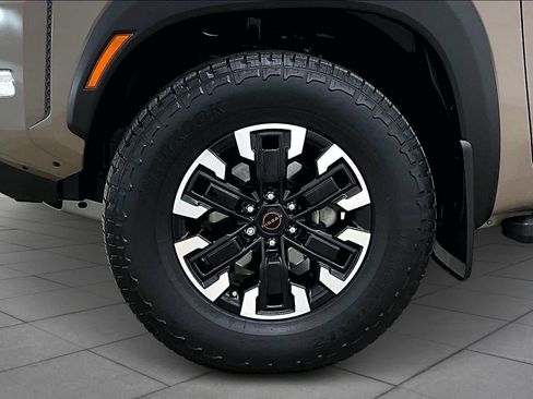 Used 2024 Nissan Frontier PRO-4X w/ Off-Road Protection Package image 11