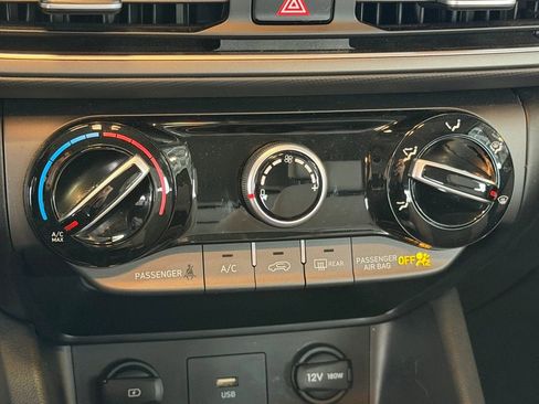 Used 2022 Hyundai Kona SE image 20