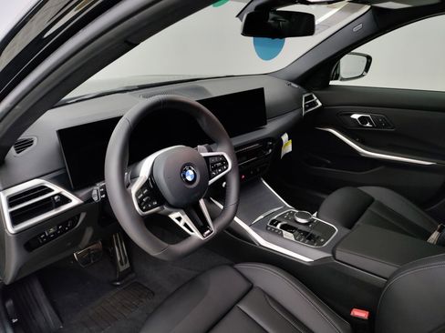 Used 2025 BMW 330i Sedan w/ M Sport Package image 14