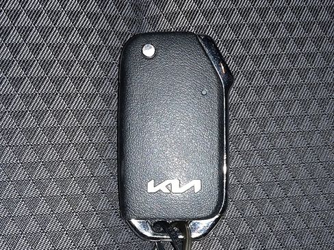 Used 2025 Kia Soul LX image 32