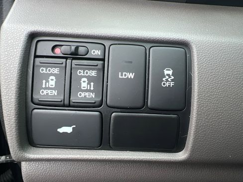 Used 2016 Honda Odyssey EX-L image 27