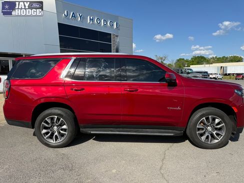 Used 2021 Chevrolet Tahoe LT w/ LT Signature Package image 8