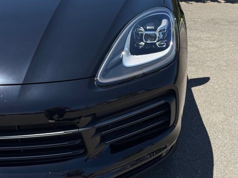 Certified 2023 Porsche Cayenne Platinum Edition AWD/4WD image 10