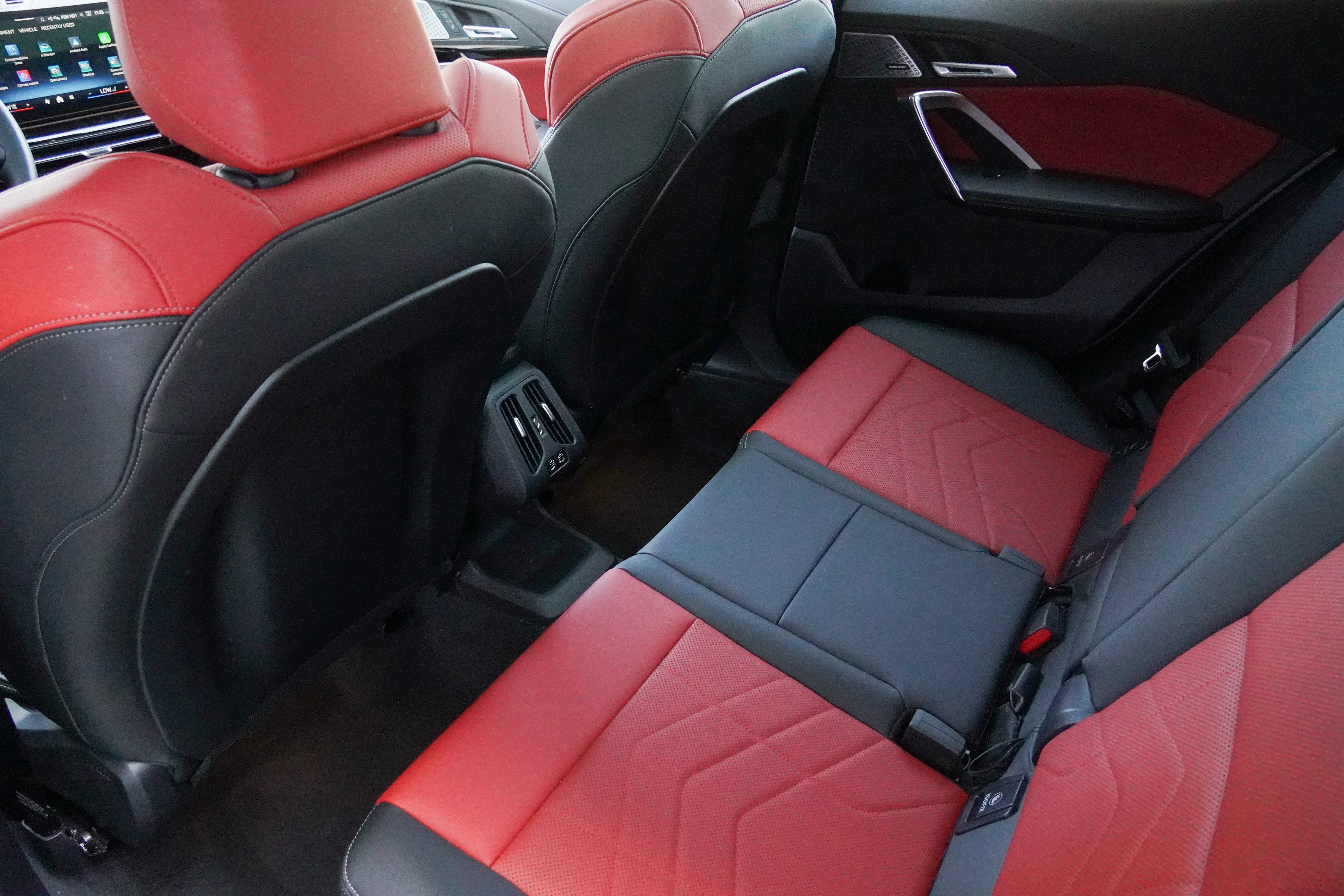 Certified 2025 BMW X2 xDrive28i AWD/4WD image 33