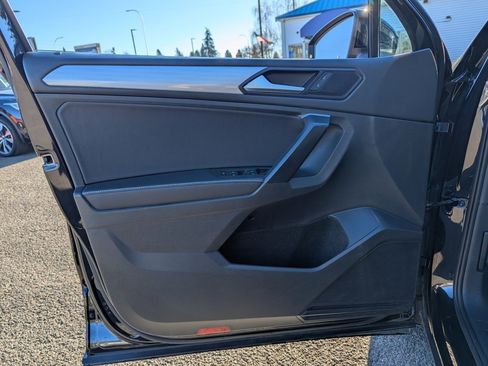 Used 2024 Volkswagen Tiguan S image 10