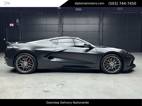 Used 2022 Chevrolet Corvette Stingray Coupe w/ Z51 Performance Package image 8