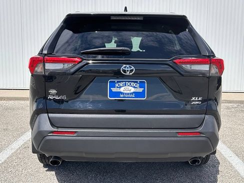 Used 2022 Toyota RAV4 XLE w/ XLE Grade Weather Package AWD/4WD image 5