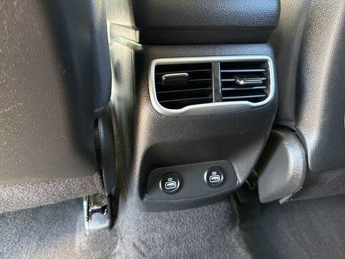 Used 2023 Hyundai Santa Fe SE image 24