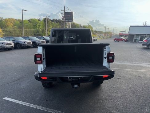 Used 2025 Jeep Gladiator Sport image 48