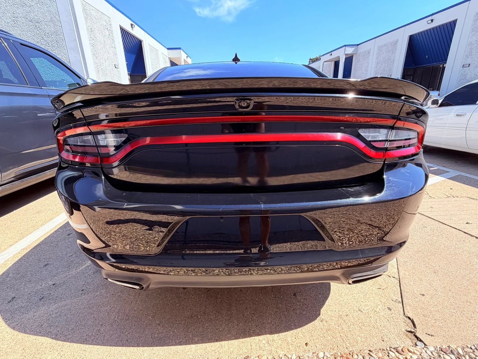 Used 2017 Dodge Charger SXT w/ Driver Confidence Group RWD image 3