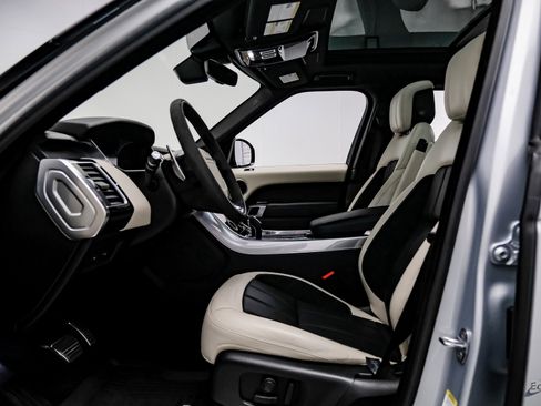 Used 2021 Land Rover Range Rover Sport HST image 35