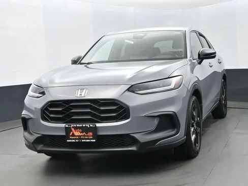 Used 2023 Honda HR-V Sport image 1