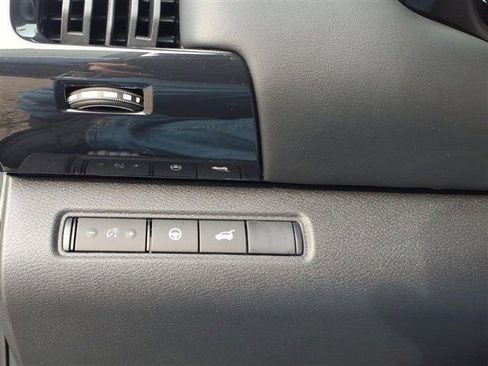 New 2026 Nissan Pathfinder SV image 18