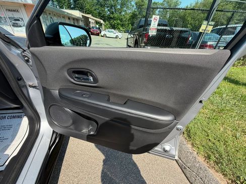 Used 2019 Honda HR-V Sport image 14