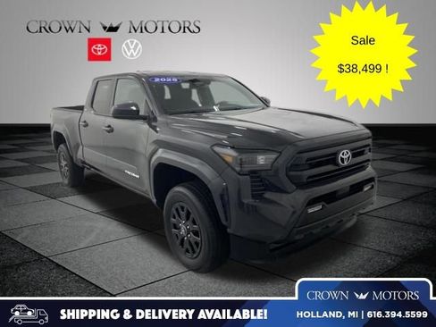 Used 2025 Toyota Tacoma SR5 image 1