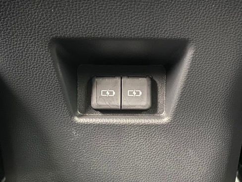 Certified 2023 Toyota Venza LE AWD/4WD image 27