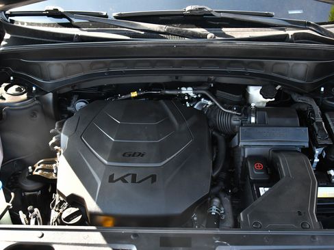 Used 2022 Kia Telluride LX image 47