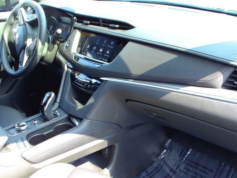 Used 2025 Cadillac XT5 Luxury w/ LPO, Floor Liner Package AWD/4WD image 23