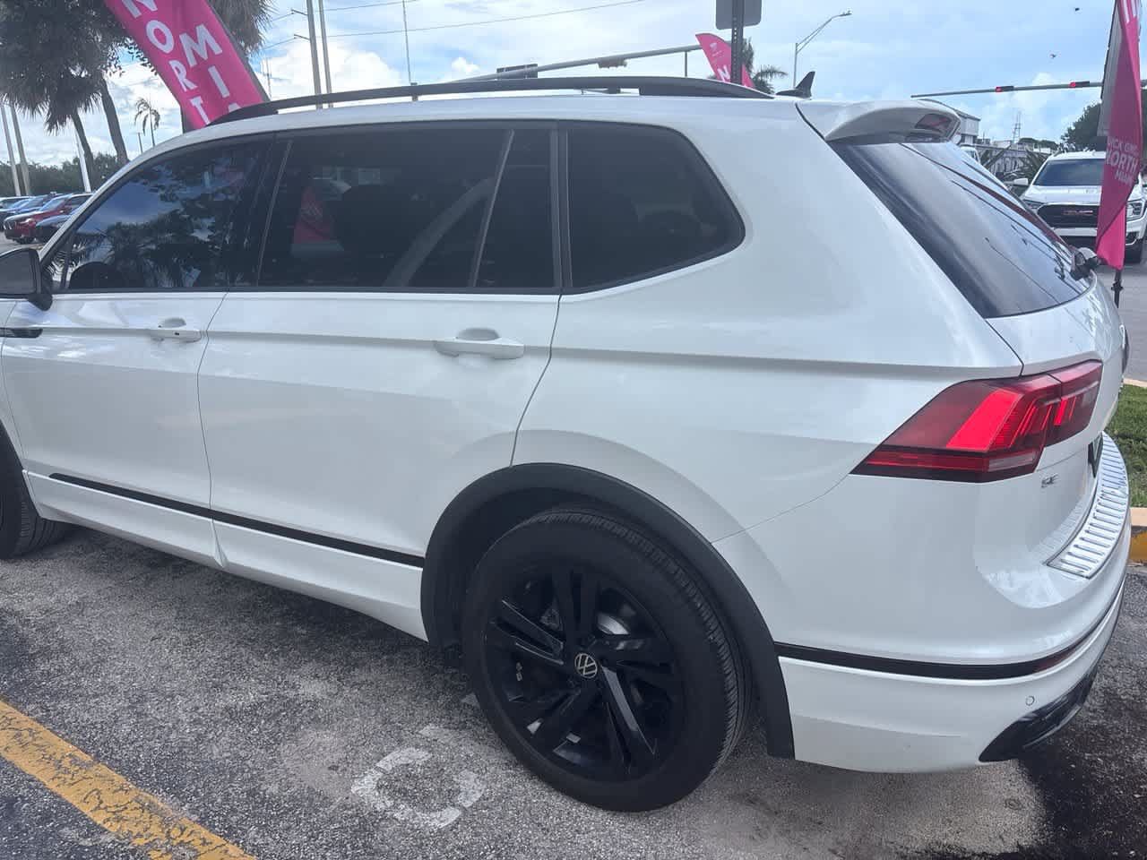 Used 2024 Volkswagen Tiguan SE R-Line FWD image 4