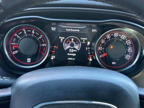 Used 2023 Dodge Challenger SXT image 25