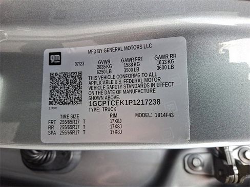 Used 2023 Chevrolet Colorado LT w/ LT Convenience Package II image 30