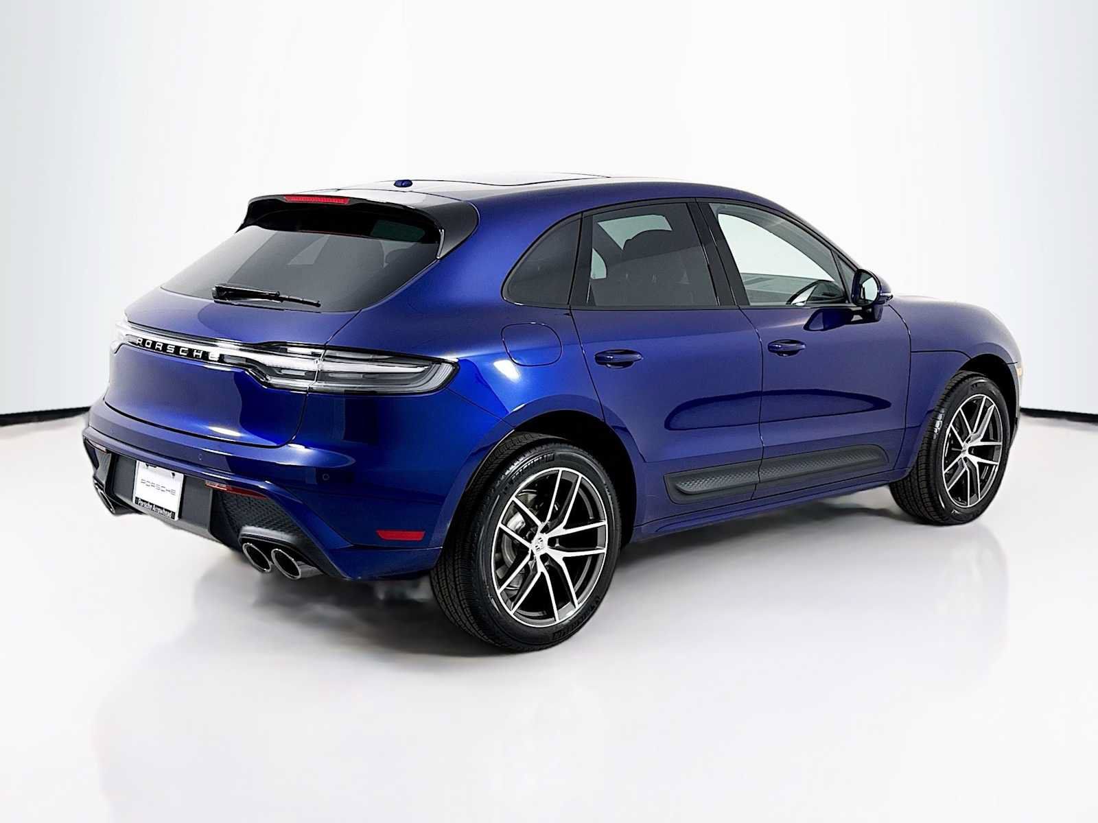 Used 2026 Porsche Macan AWD/4WD image 9