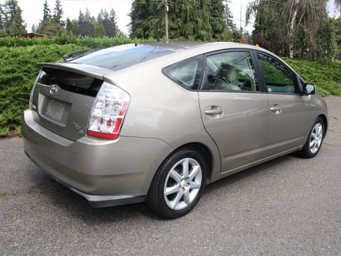 Used 2007 Toyota Prius Touring FWD image 3