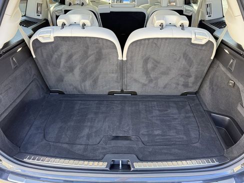 Certified 2022 Volvo XC90 T6 Momentum w/ Climate Package image 16